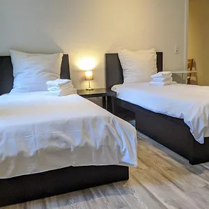 2 By The Castle Apartment Hannover